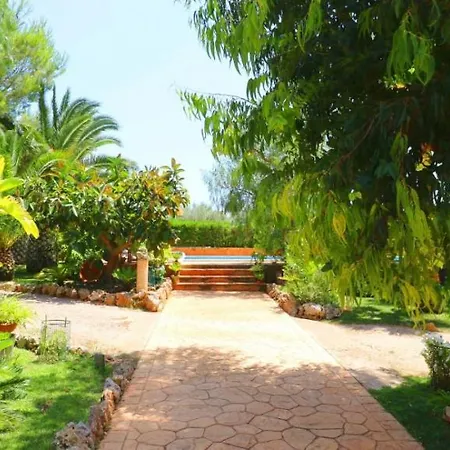 Crestall Villa *