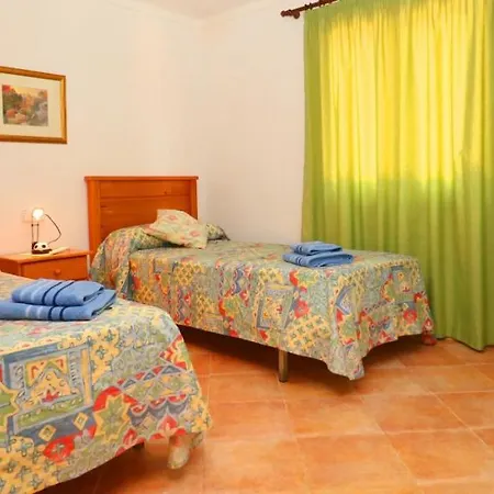 Crestall Villa *
